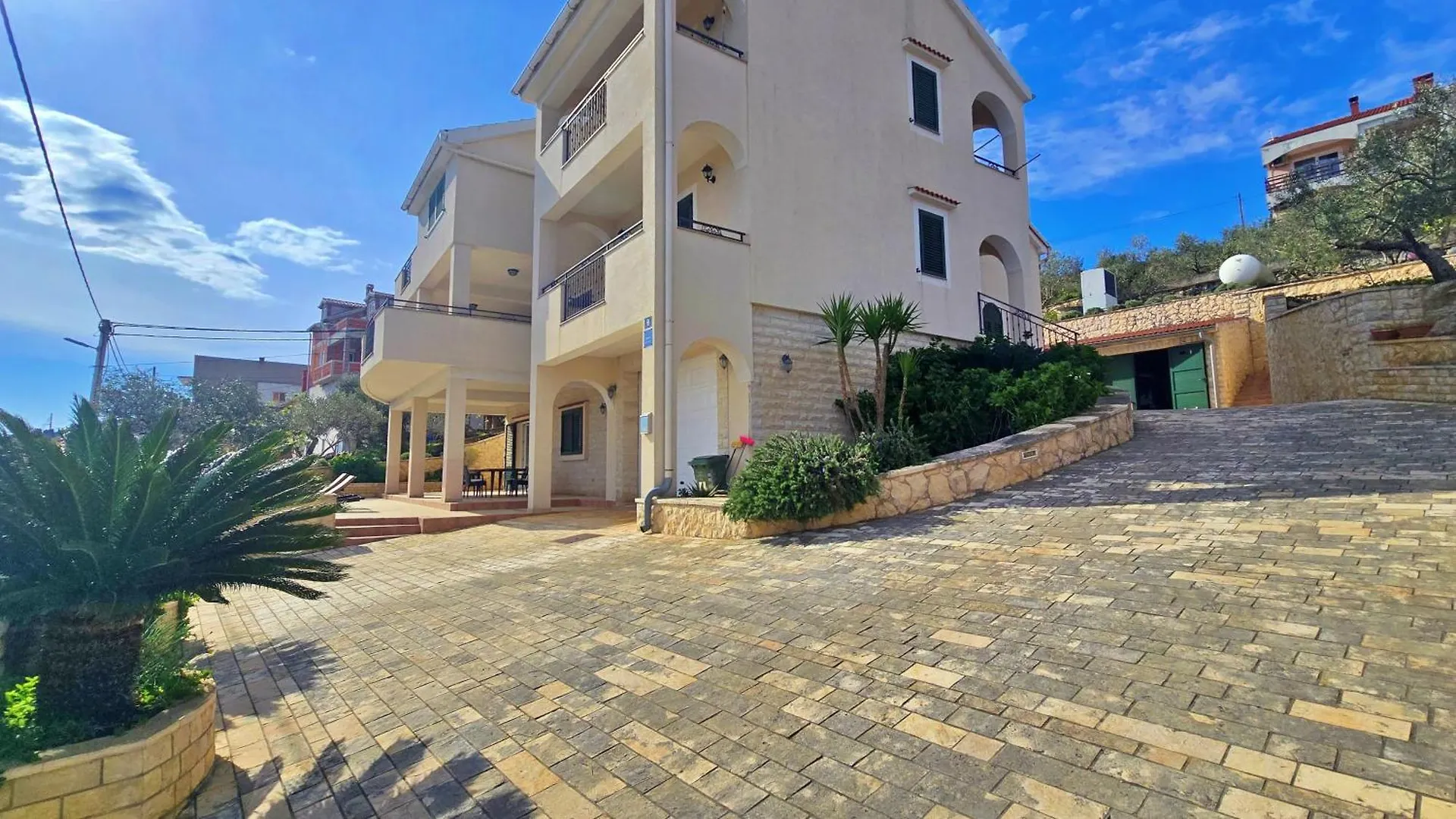 Oceanview Prestige Daire Kali